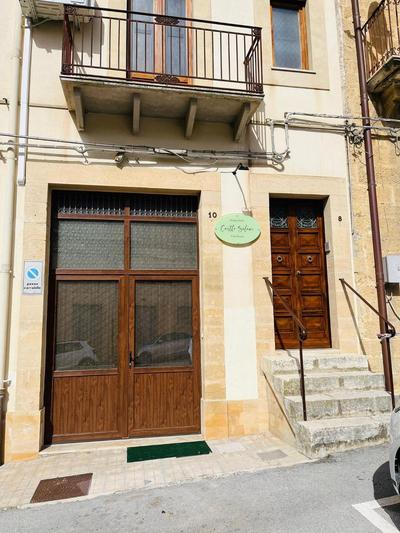 Holiday Home Castle Salemi - Casa Vacanze