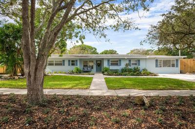 Coastal Vibes! Tropical heated pool home short drive to the beach