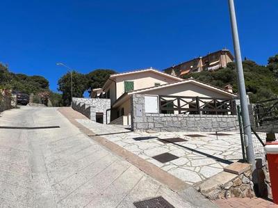 Villetta con vista mare e parcheggio