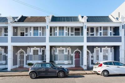 Victorian Townhouse with Table Mountain Views