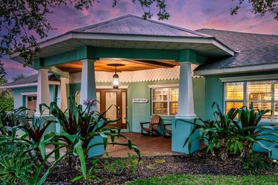 Nautical Escape! Private pool home with a tropical backyard oasis!