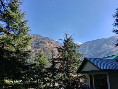 Himalayan Trekking and Waterfalls View Hostel