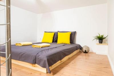 SPACIOUS Two BR plus AC plus SelfCheckIn
