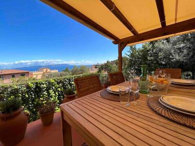 Casa con vista mare e giardino privato
