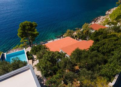 Villa Moro: Beachfront Privacy