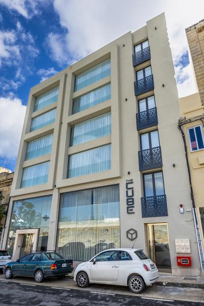 Brand new elegantly furnished studio apt in Gzira