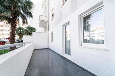 Luxury Apartment in Peaceful Split Neighborhood