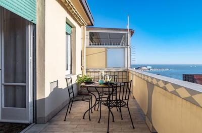GuestHost - The Sailor's Terrace - Cozy Apt!