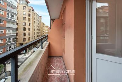 MyHouseSpain - Luminoso y amplio piso en el centro