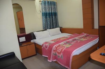 Starline Hotel