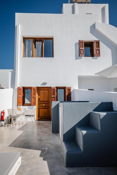 Captain John Houses Oia Center