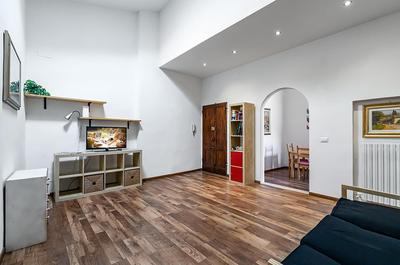 Camollia Central Modern Apartment!