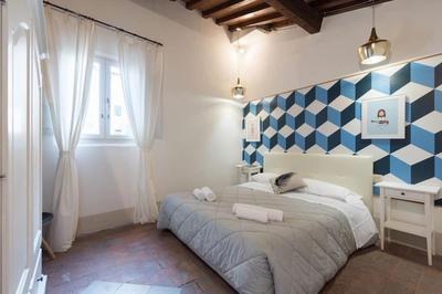 F5 -Santa Croce one bedroom flat 2 to 4 guests