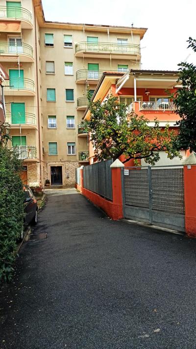 Host Riviera