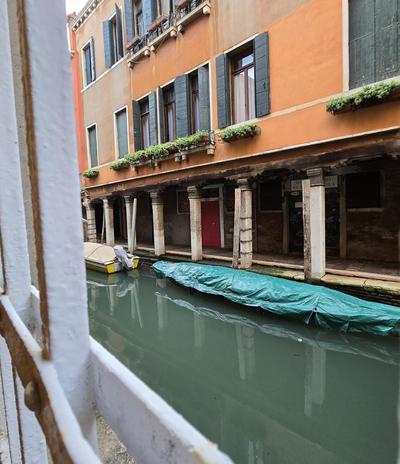 Cozy Studio with Canal View