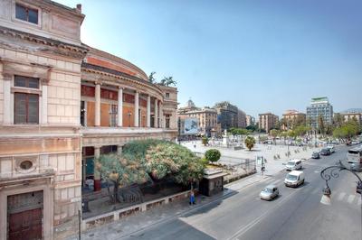 The house Politeama Palermo Historic center
