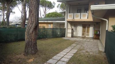 Cozy flat with 3 shared pools and private garden