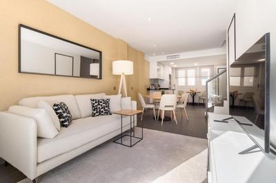 Charming Duplex Retreat for 4 Latina Toledo Ático III