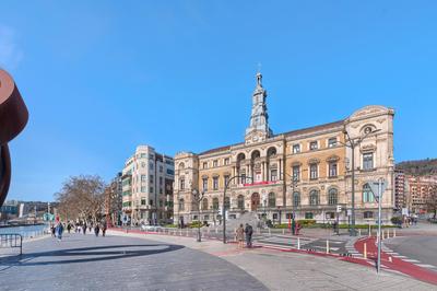 Ayuntamiento Cerca del Casco Viejo & Parking