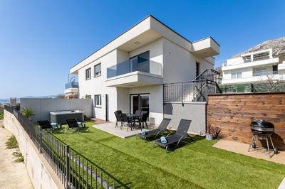Stunning 2-Bed Apartment in Kastela