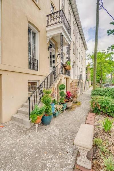 Charming Historic District Parlor Level Apartment