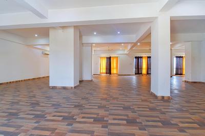 FabHotel Prime The Royal Galaxy