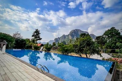 LARNG YAY  Riverview Resort Hotel