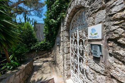 House Rosa Blu Capri