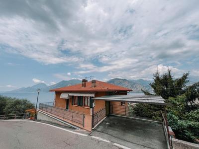 Villa Nadya by GardaDoma