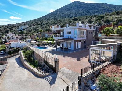 Villa Eleftheria with heated pool