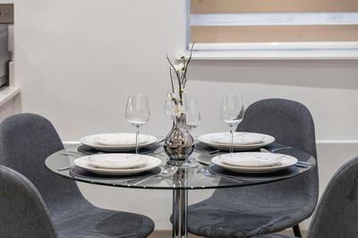 Welcoming and Spacious Apartment- Excellent Location