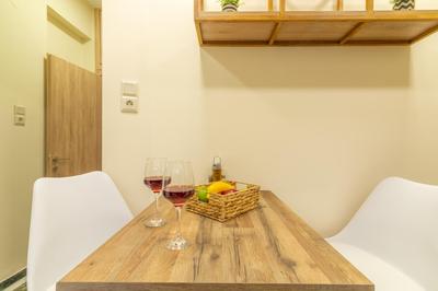 New Renovated Apt in City Center