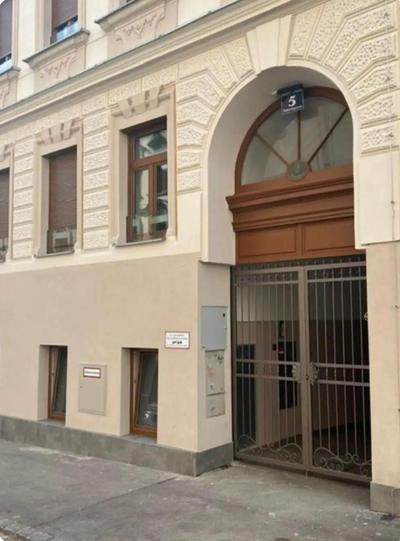 Central Apartment 10