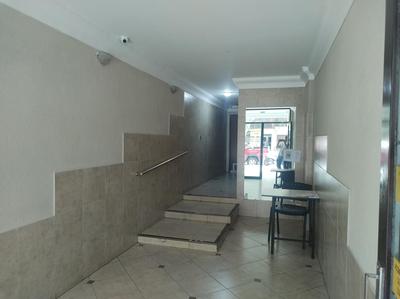 Departamento muy bien ubicado, cómodo y luminoso.