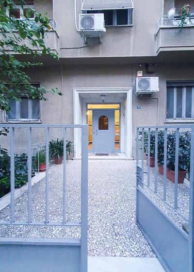 Newly renovated sunny Apartment