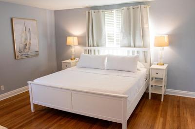 Walk to the beach! Two bedroom unit in the heart of Jax Beach