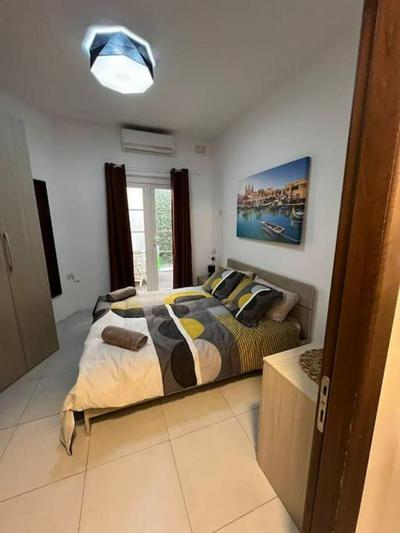 Cozy Nest: A Tiny City Charm Maisonette