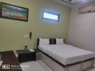Hotel Pragati Heights