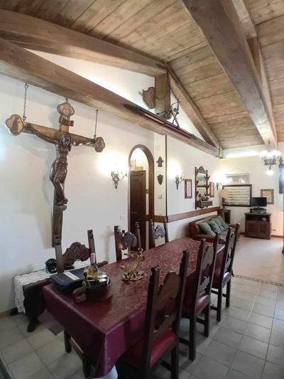 Casa Serafina trilocale con arredi d'arte e parcheggio privato