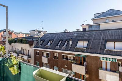 Bright Loft - Free Private Parking