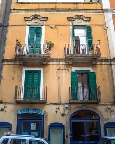 MANZONI 10 APARTAMENT