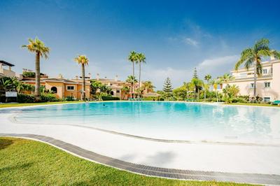 Apartment close to the beach with a roof terrace