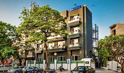 FabHotel Majestic JPM I