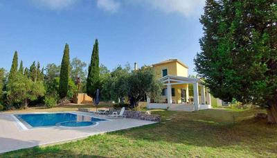 Villa Mayroula
