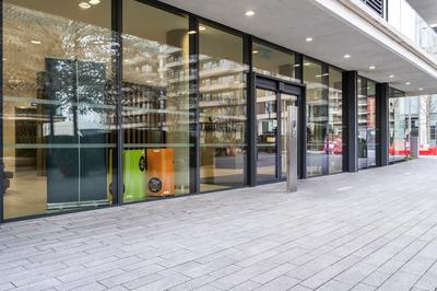 Elegant 2BR flat on 20th floor near many attractions