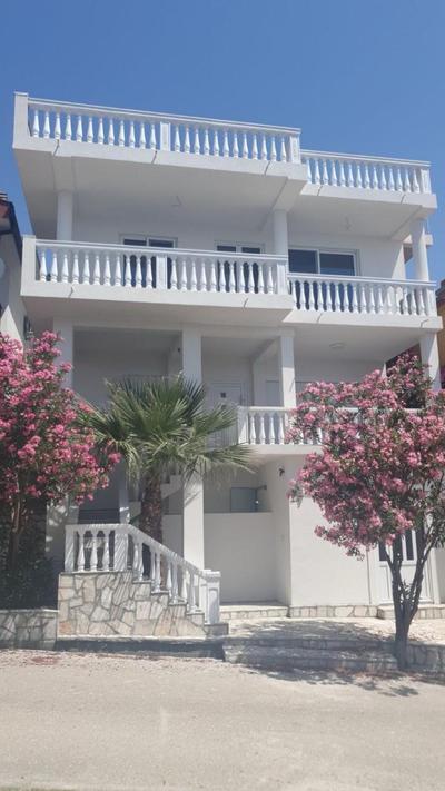 Vini Apartments