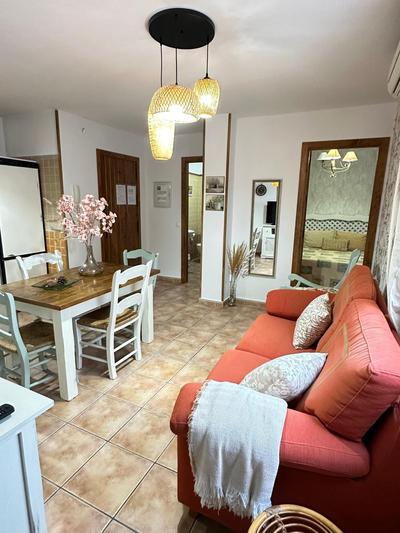 APARTAMENTO LUNA 1 SOLO FAMILIAS Y PAREJAS