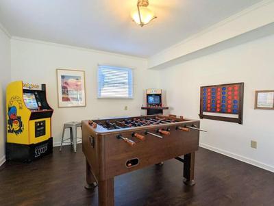 Spacious family friendly home with game room by UNC Charlotte