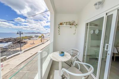 Casa Burgao 2 on the front line with seaview terrace