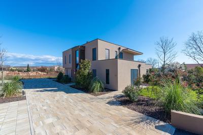 Quercus Village Penthouse with jacuzzi